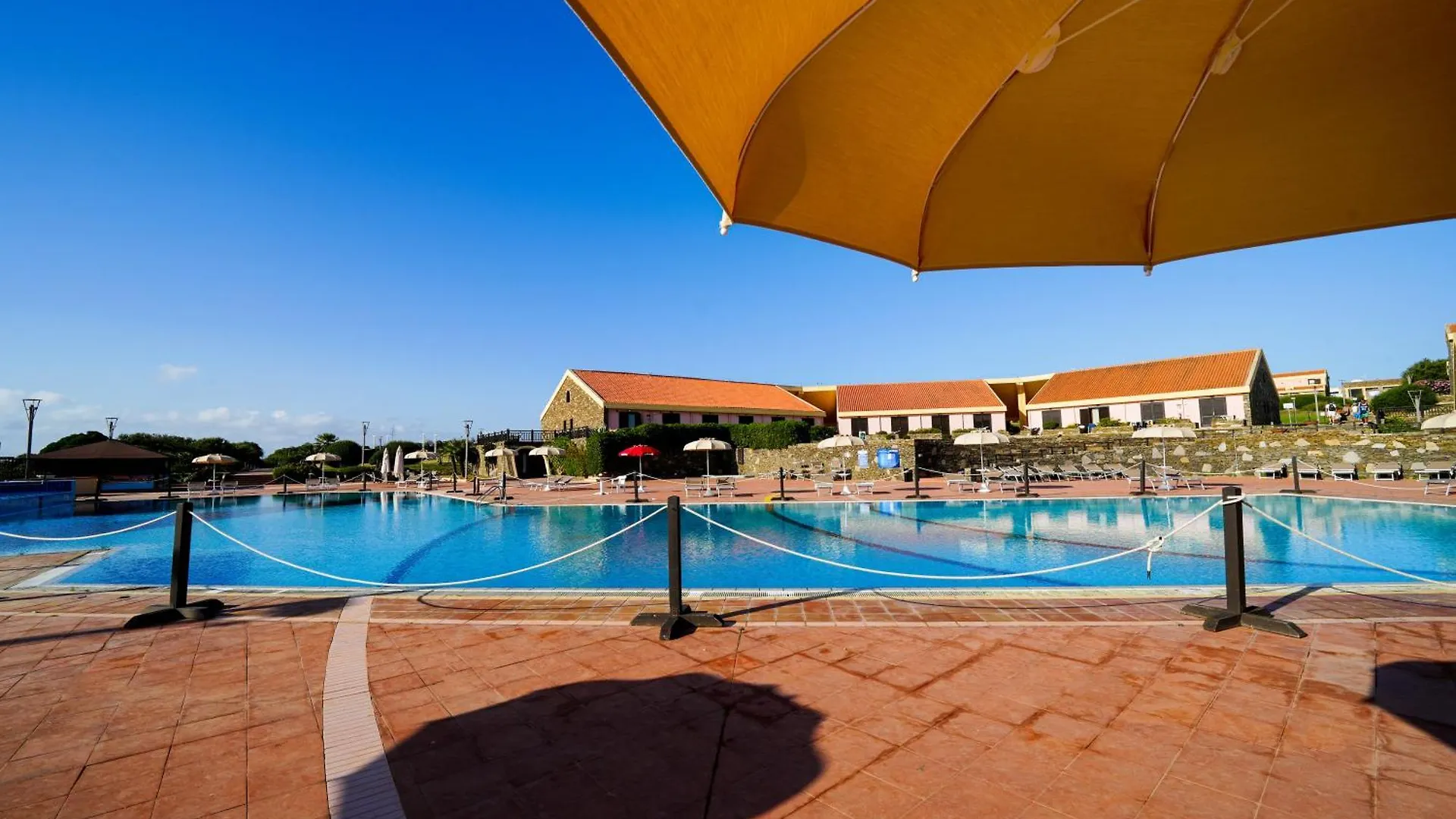 Le Tonnare Di Stintino - Beach Resort 4*,