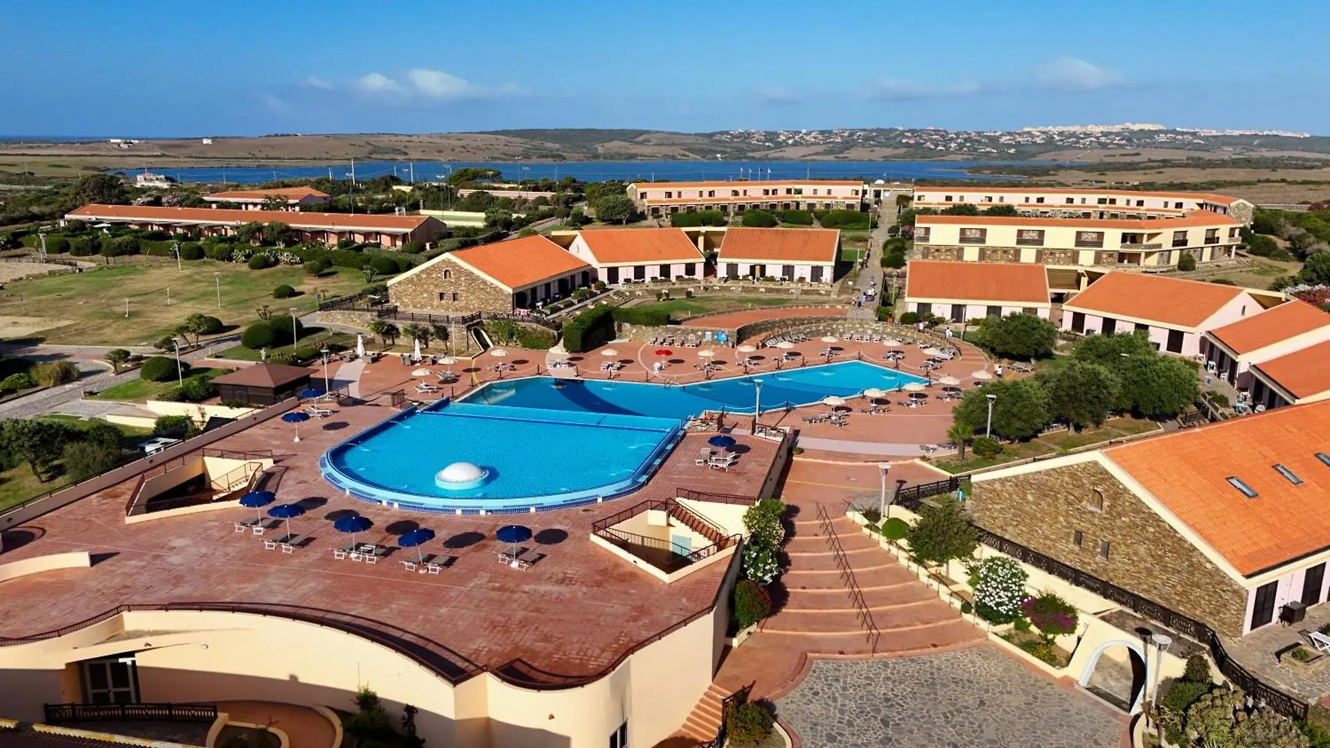 Le Tonnare Di Stintino - Beach Resort 4*,